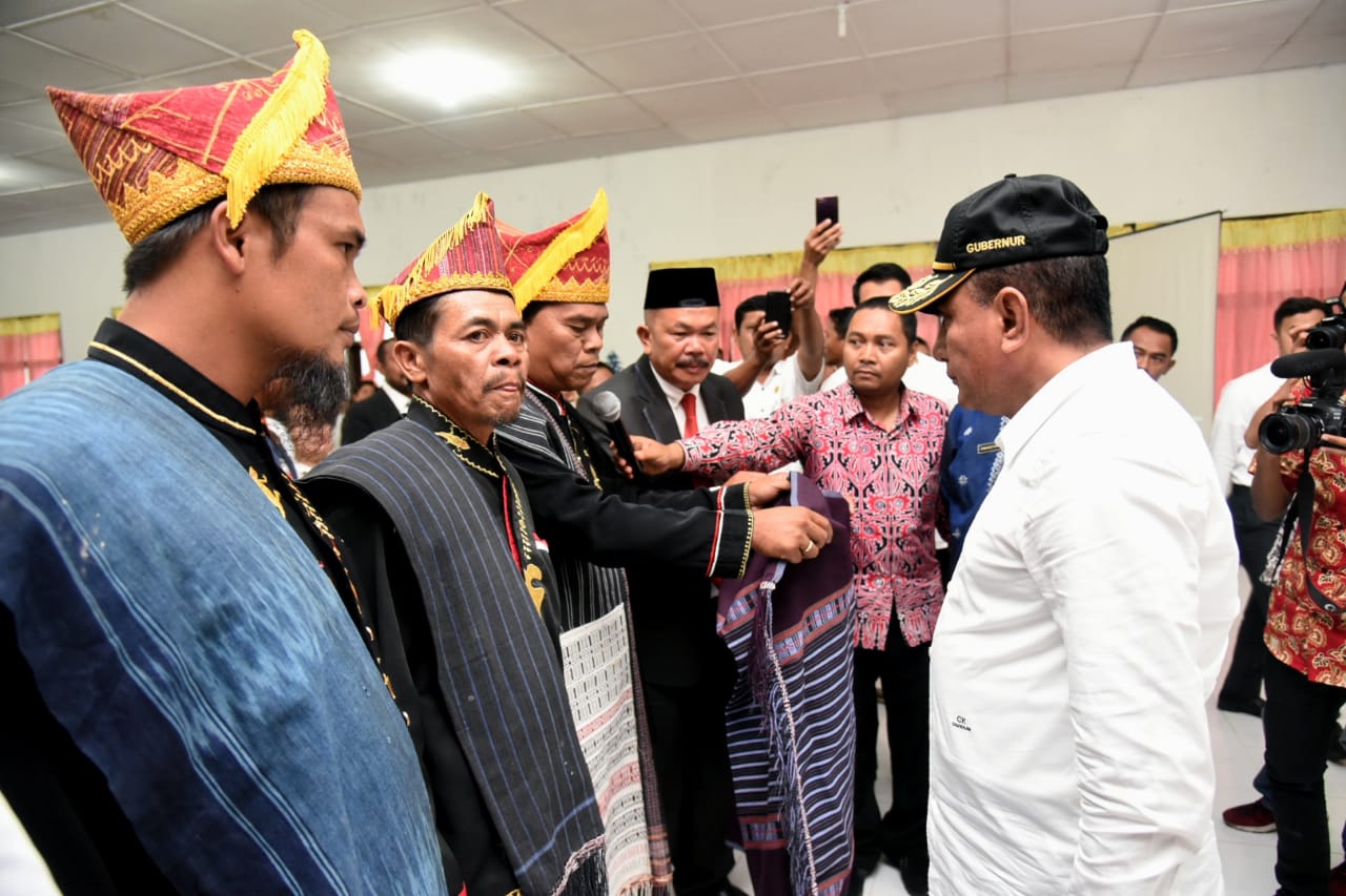Gubsu Tanam Kopi dan Jagung di SMK  Pakpak Bharat dan Dairi